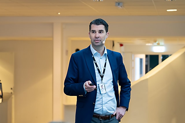 HMS-for-shareholders-investor-briefings