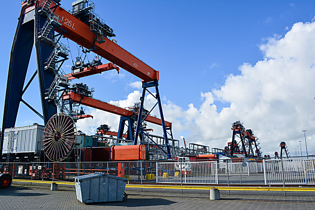 ComBricks verhindert Kranausfälle in Containerterminal