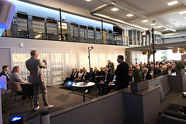 Shareholders_meeting
