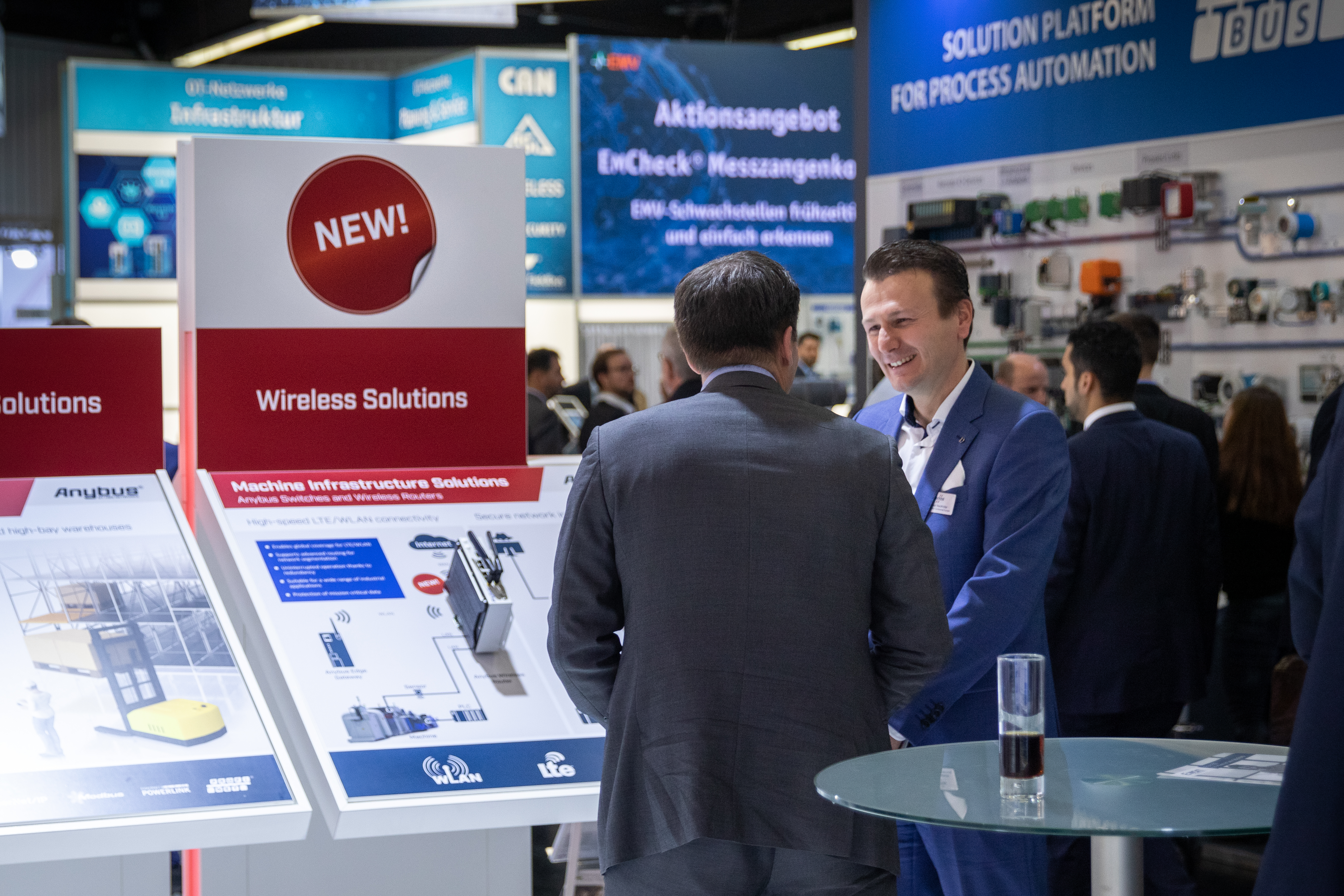 sps_2019_crowded_booth